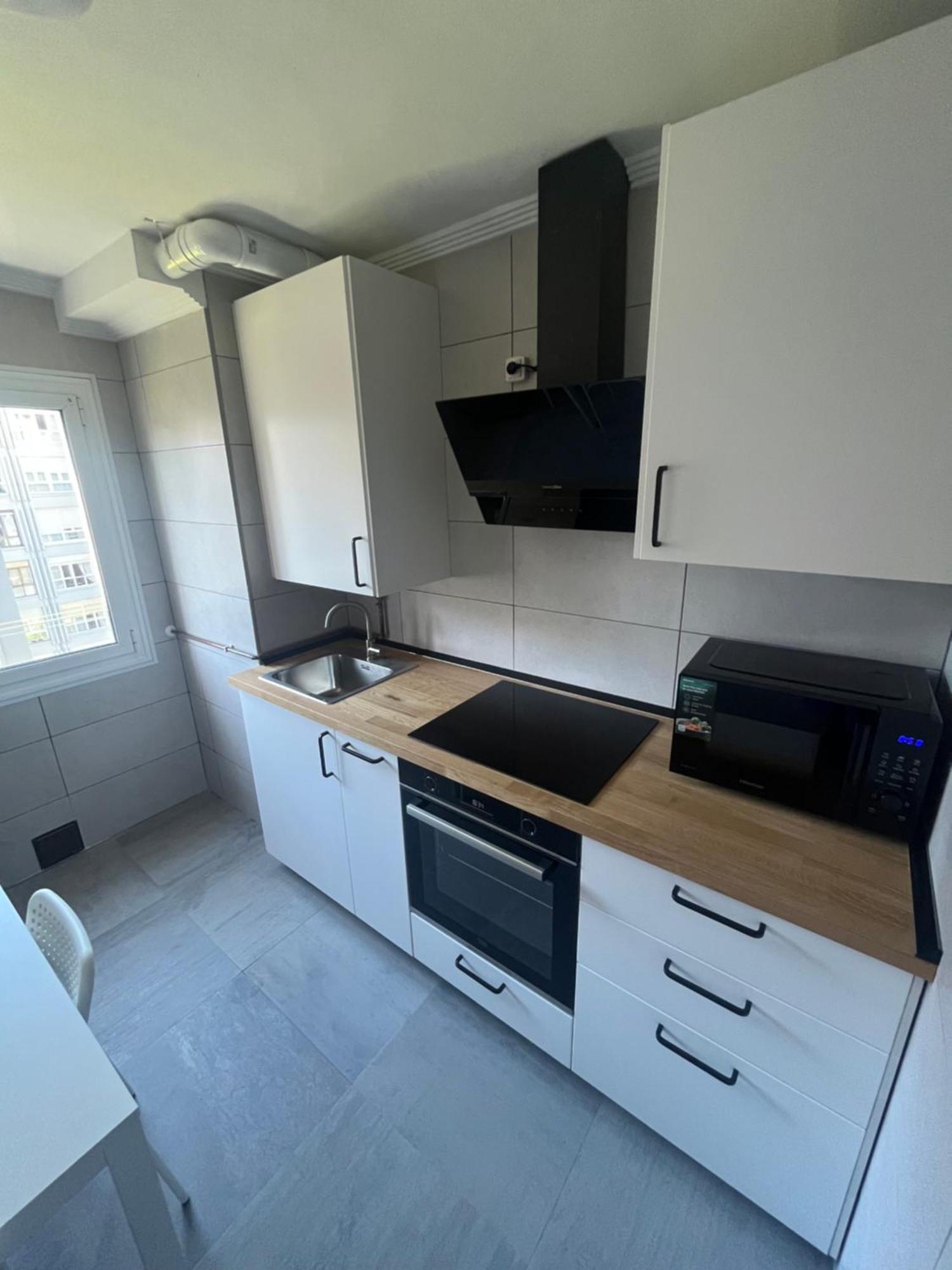 Appartamento Piso A Un Paso Centro Con Zona Aparcamiento Gratuita Santander Esterno foto